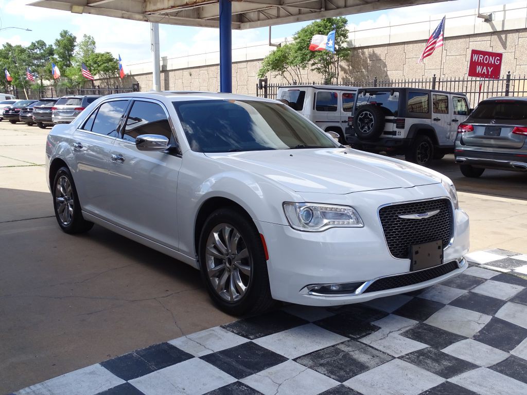 2019 Chrysler 300 Image 6