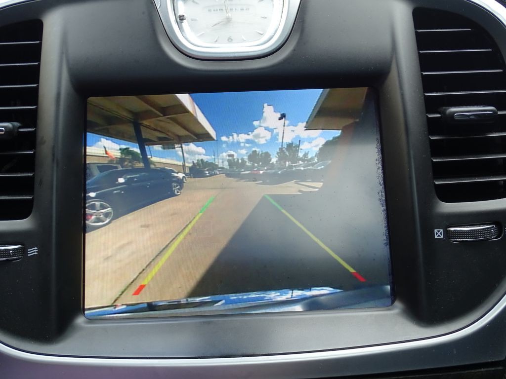 2019 Chrysler 300 Image 10