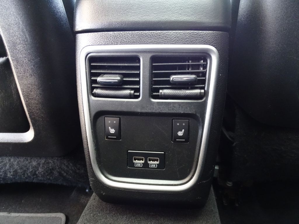 2019 Chrysler 300 Image 12