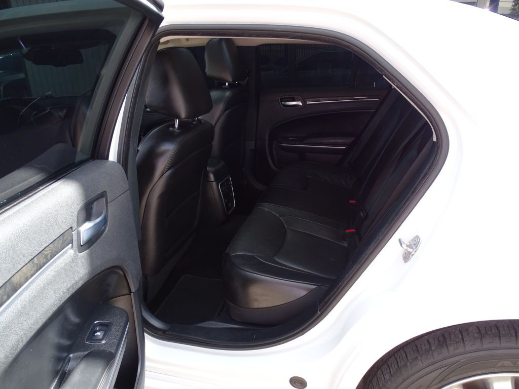 2019 Chrysler 300 Image 15