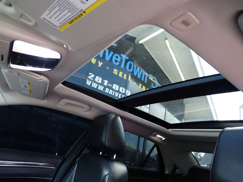 2019 Chrysler 300 Image 16