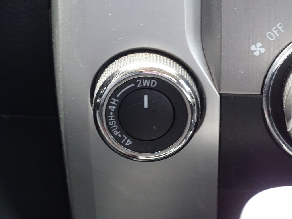 2017 Toyota Tundra Image 19