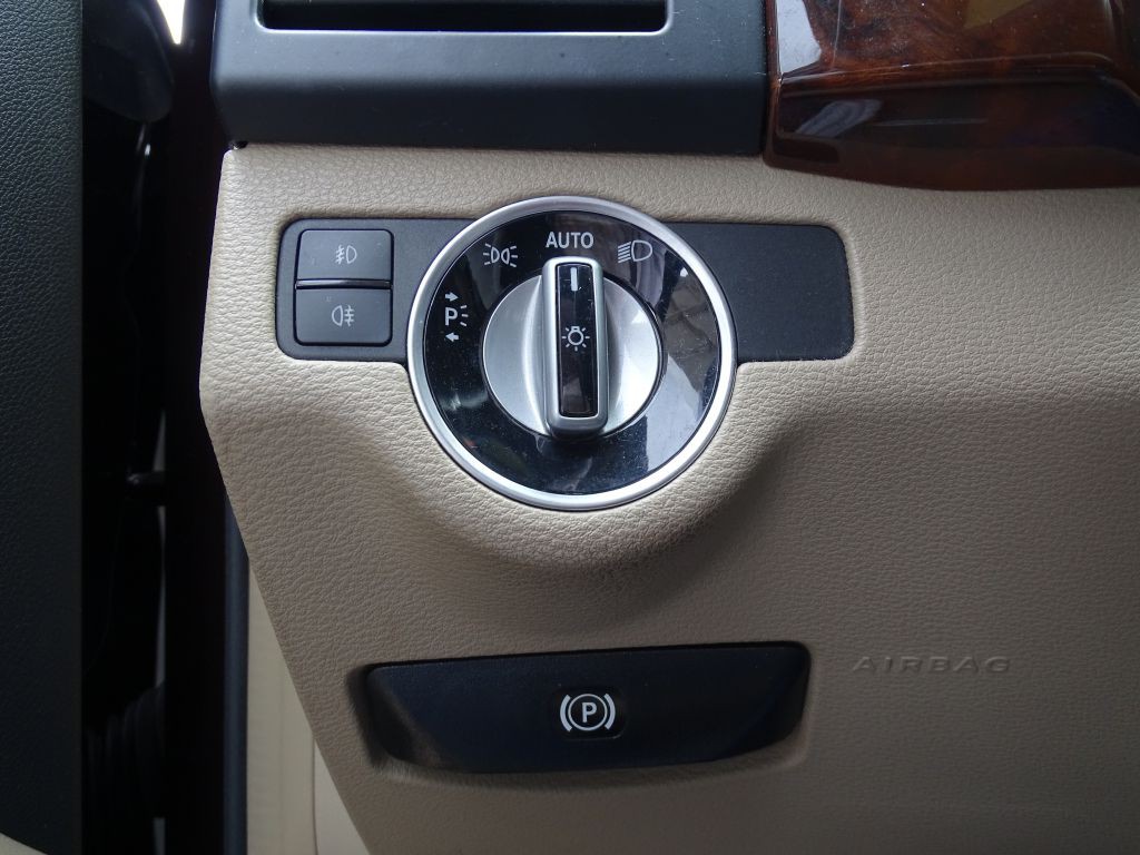 2012 Mercedes-Benz GLK-Class Image 10