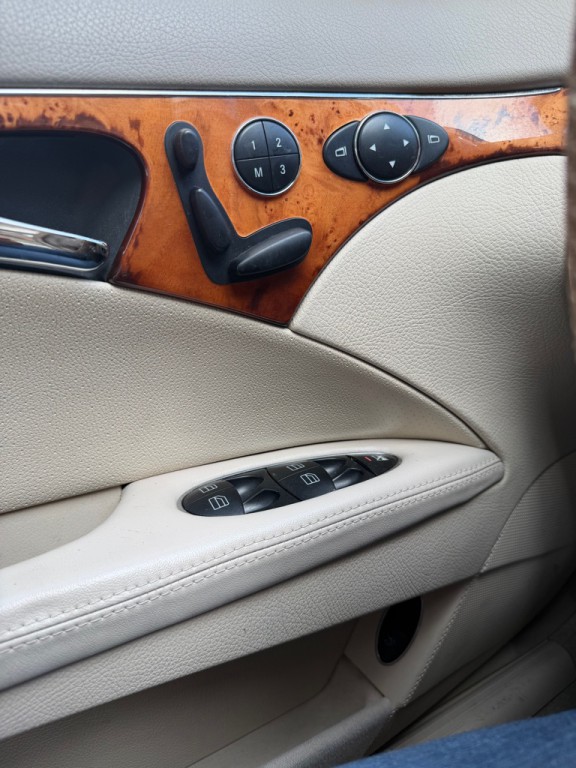 2006 Mercedes-Benz E-Class Image 12