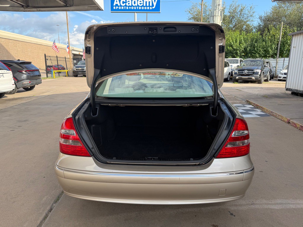 2006 Mercedes-Benz E-Class Image 19