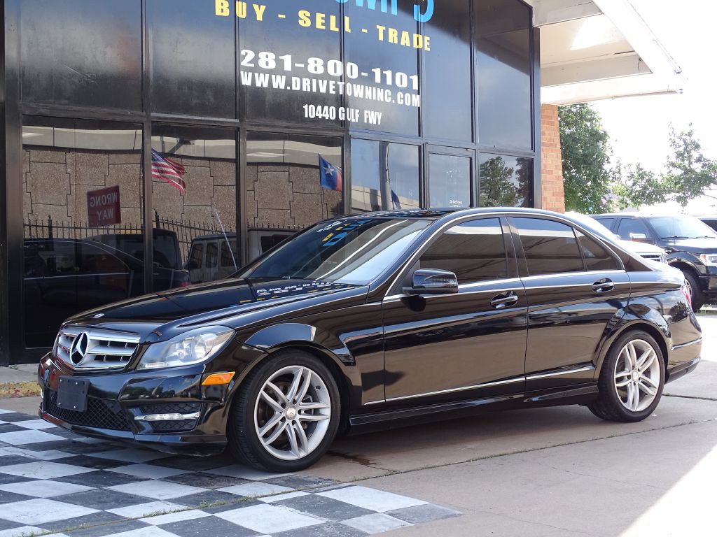 2013 Mercedes-Benz C-Class Image 2