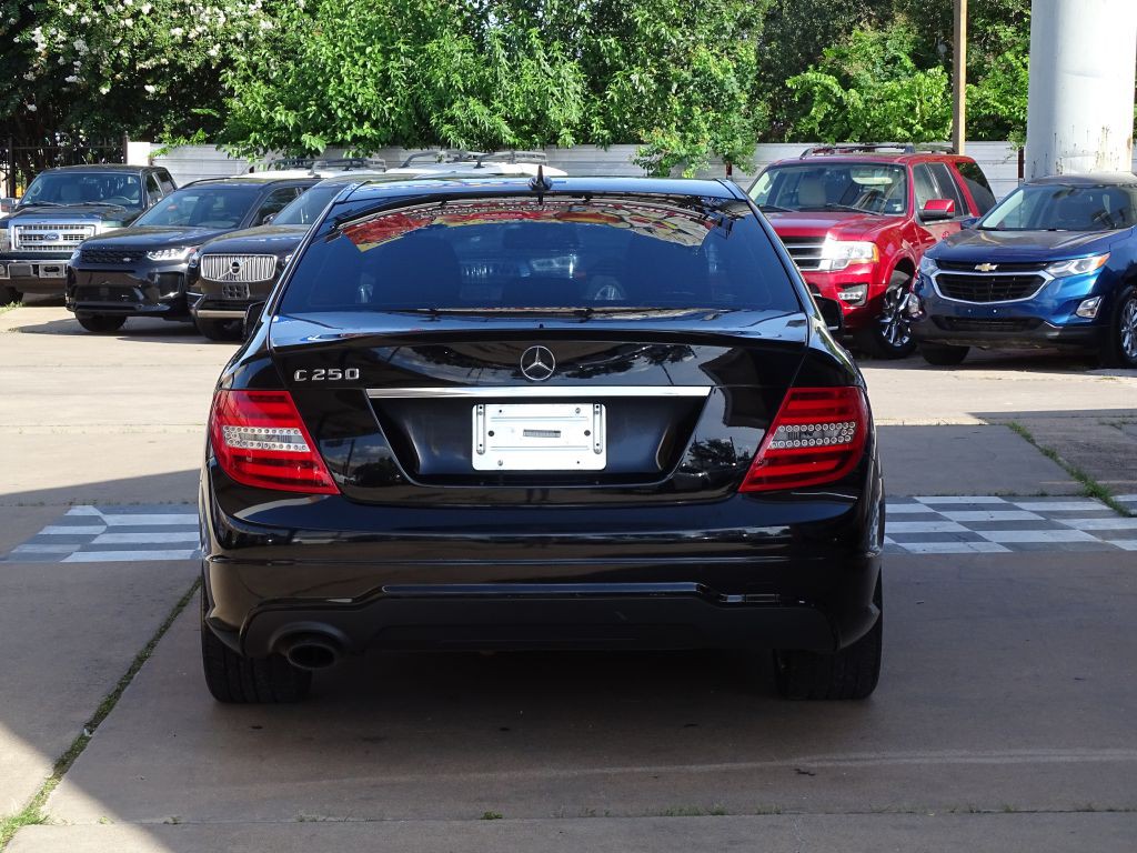 2013 Mercedes-Benz C-Class Image 4