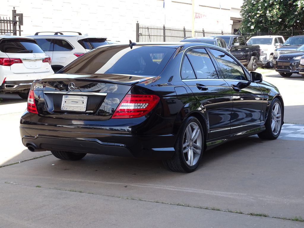 2013 Mercedes-Benz C-Class Image 5