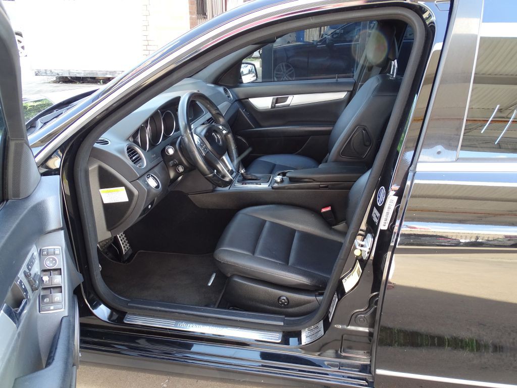 2013 Mercedes-Benz C-Class Image 8