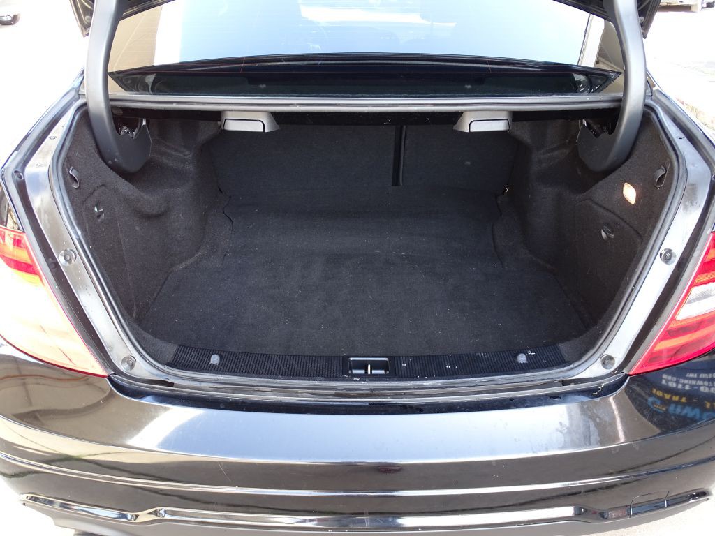 2013 Mercedes-Benz C-Class Image 17