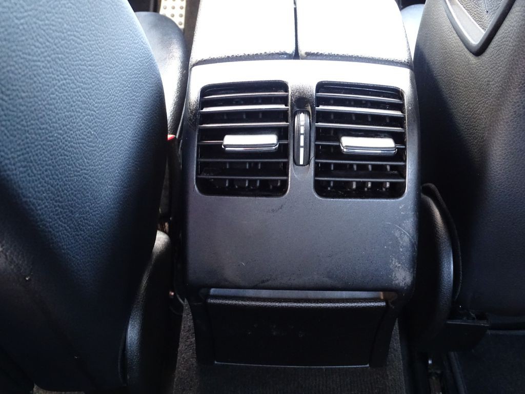 2013 Mercedes-Benz C-Class Image 18
