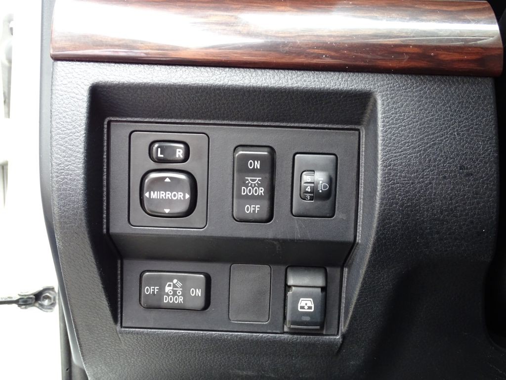 2017 Toyota Tundra Image 10
