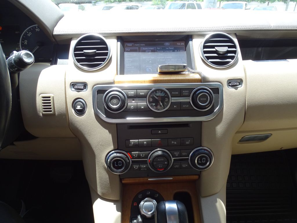 2012 Land Rover LR4 Image 9