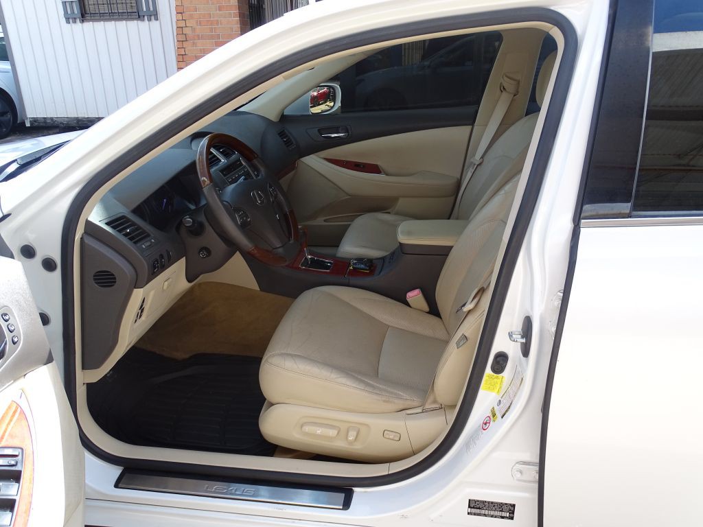 2012 Lexus ES Image 7