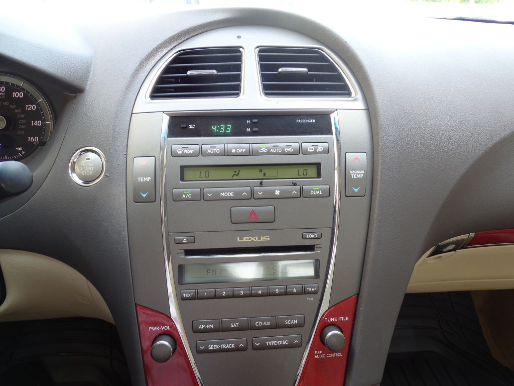 2012 Lexus ES Image 11