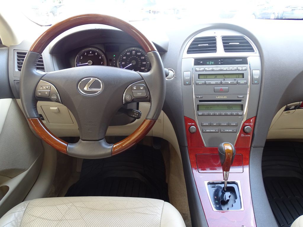 2012 Lexus ES Image 13