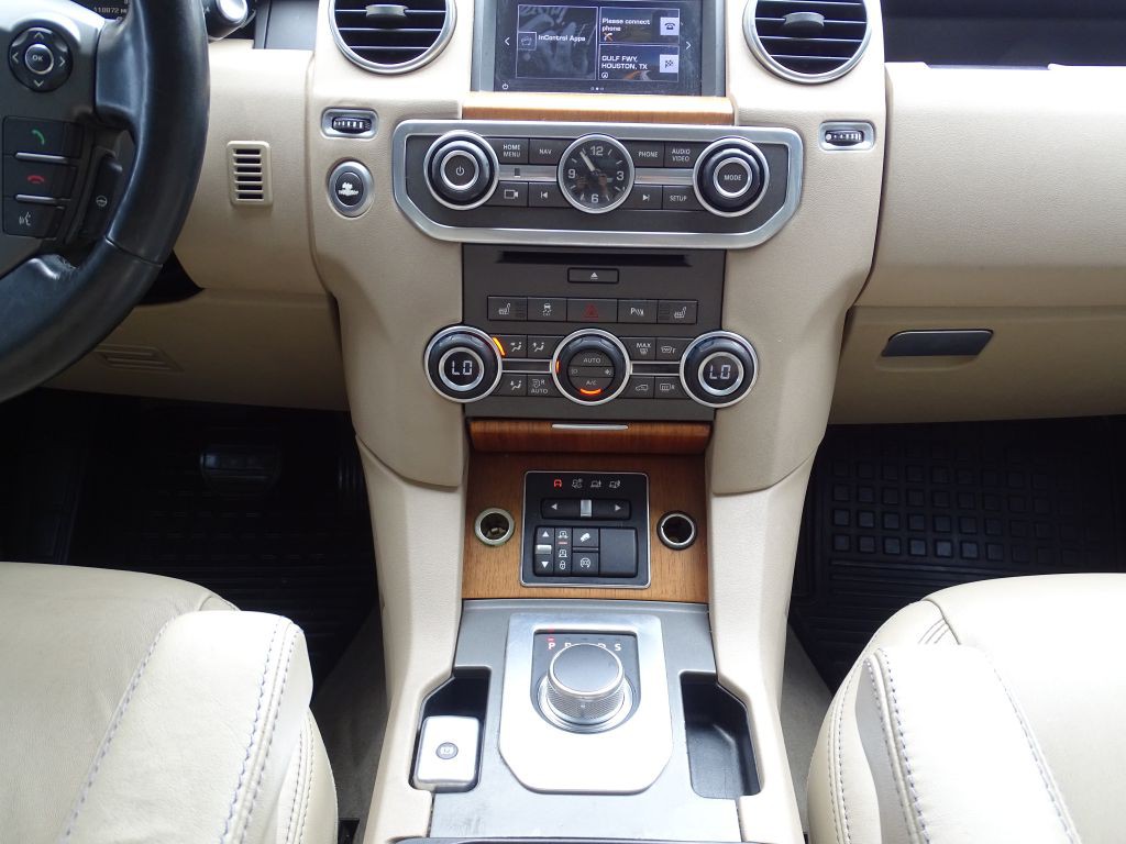 2016 Land Rover LR4 Image 15