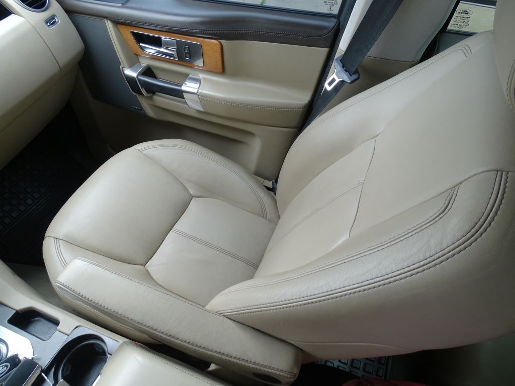 2016 Land Rover LR4 Image 18