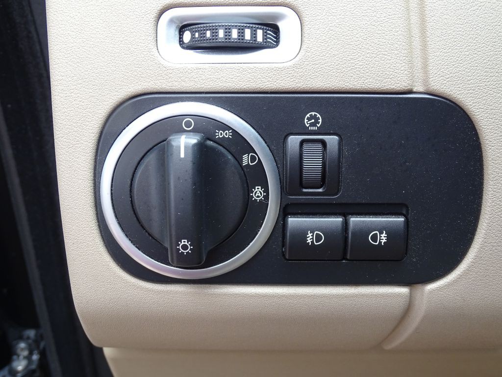 2016 Land Rover LR4 Image 20