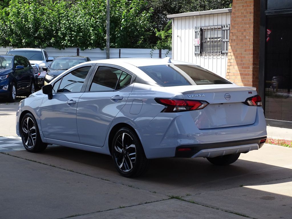 2023 Nissan Versa Image 2