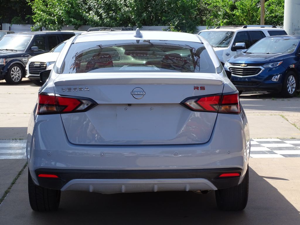 2023 Nissan Versa Image 3
