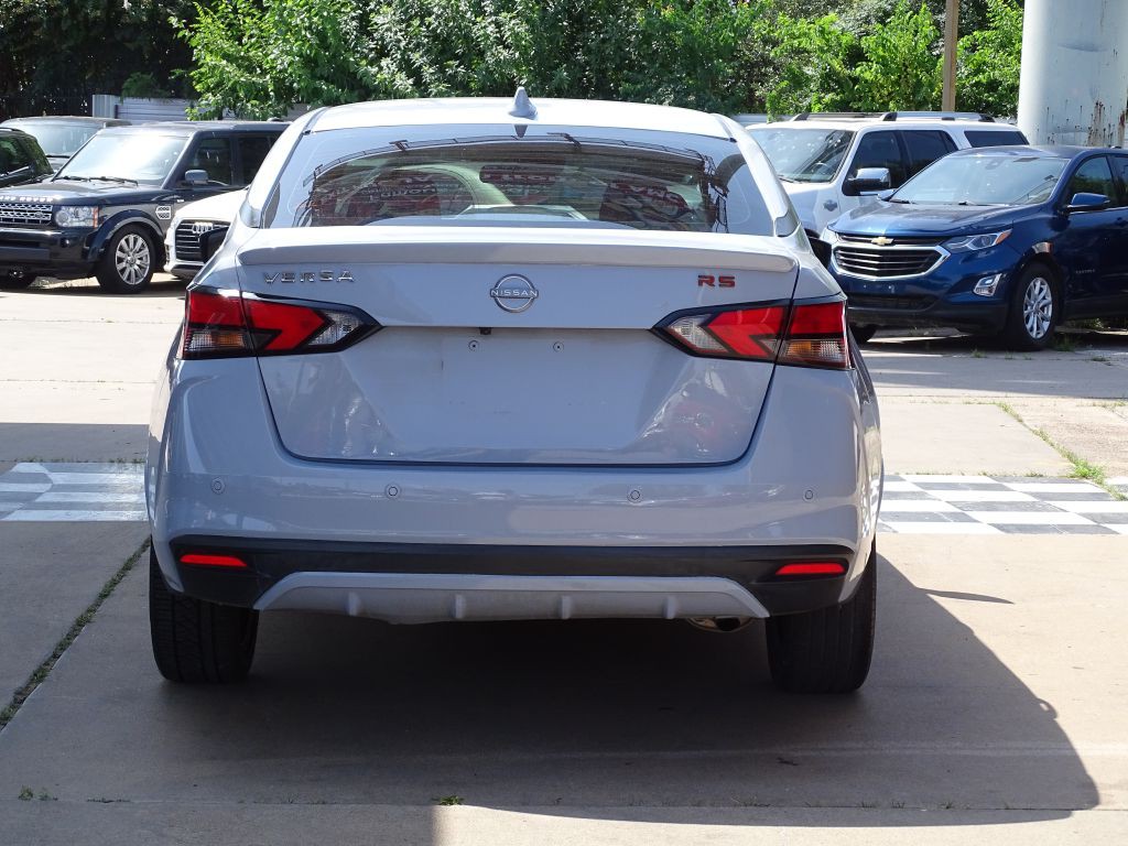 2023 Nissan Versa Image 4