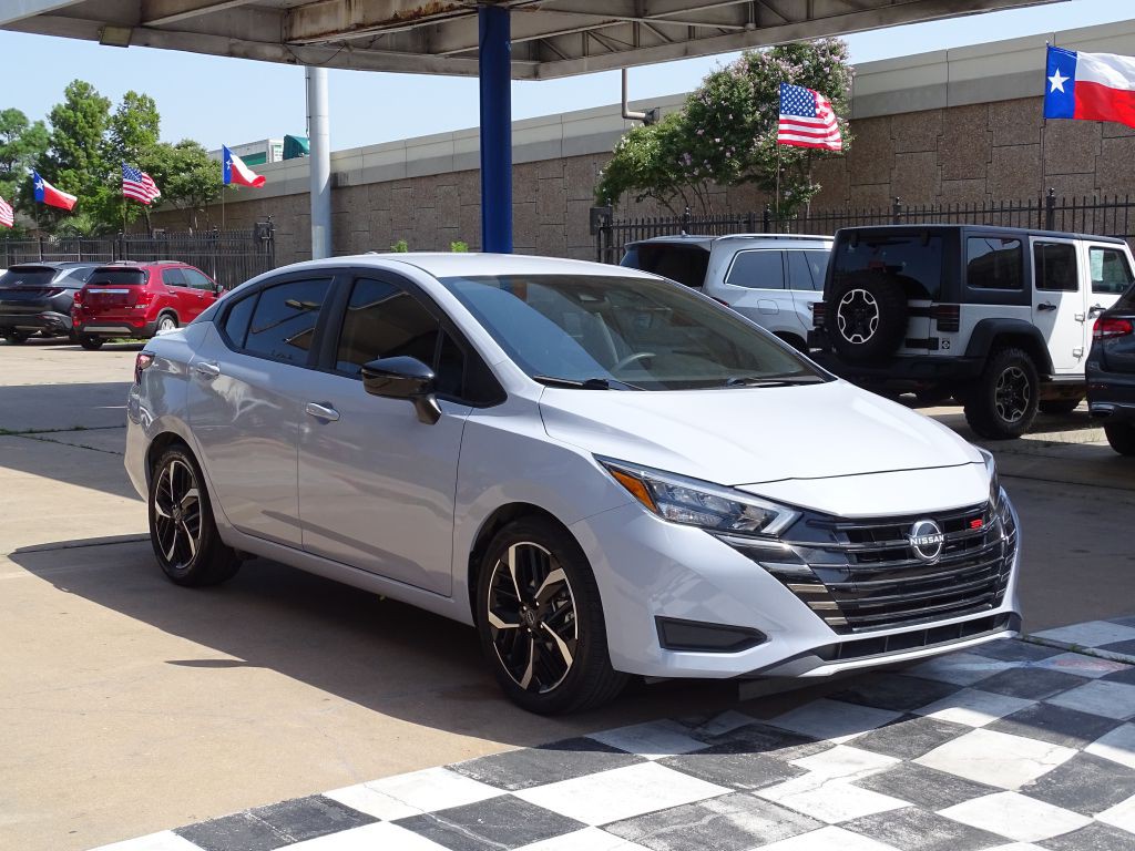 2023 Nissan Versa Image 6