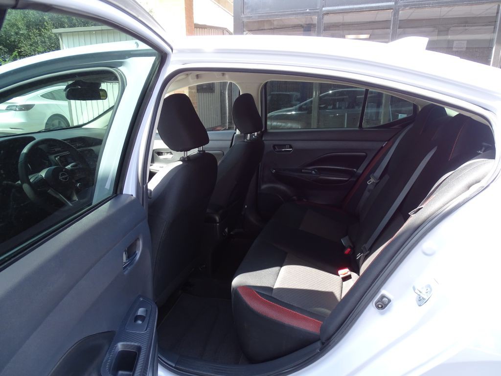 2023 Nissan Versa Image 9