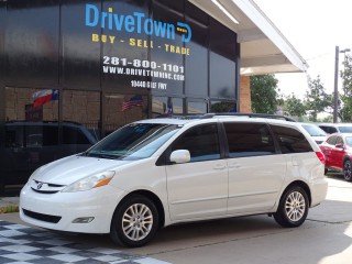 Image for 2010 Toyota Sienna XLE ID: 7556604