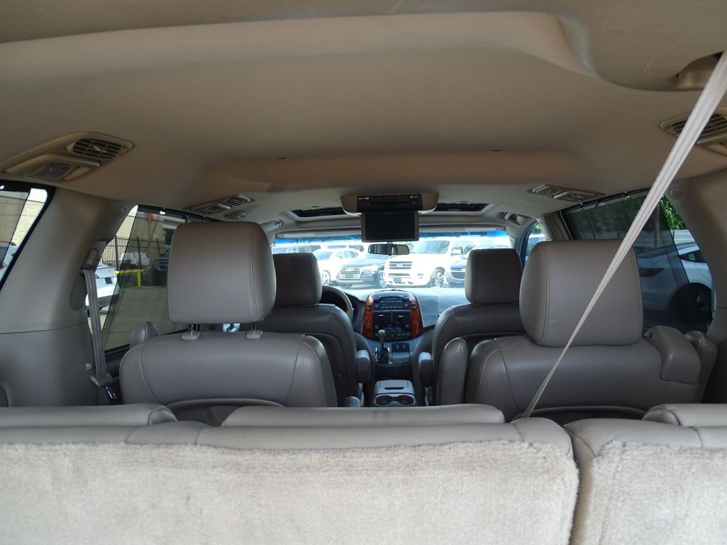 2010 Toyota Sienna Image 16