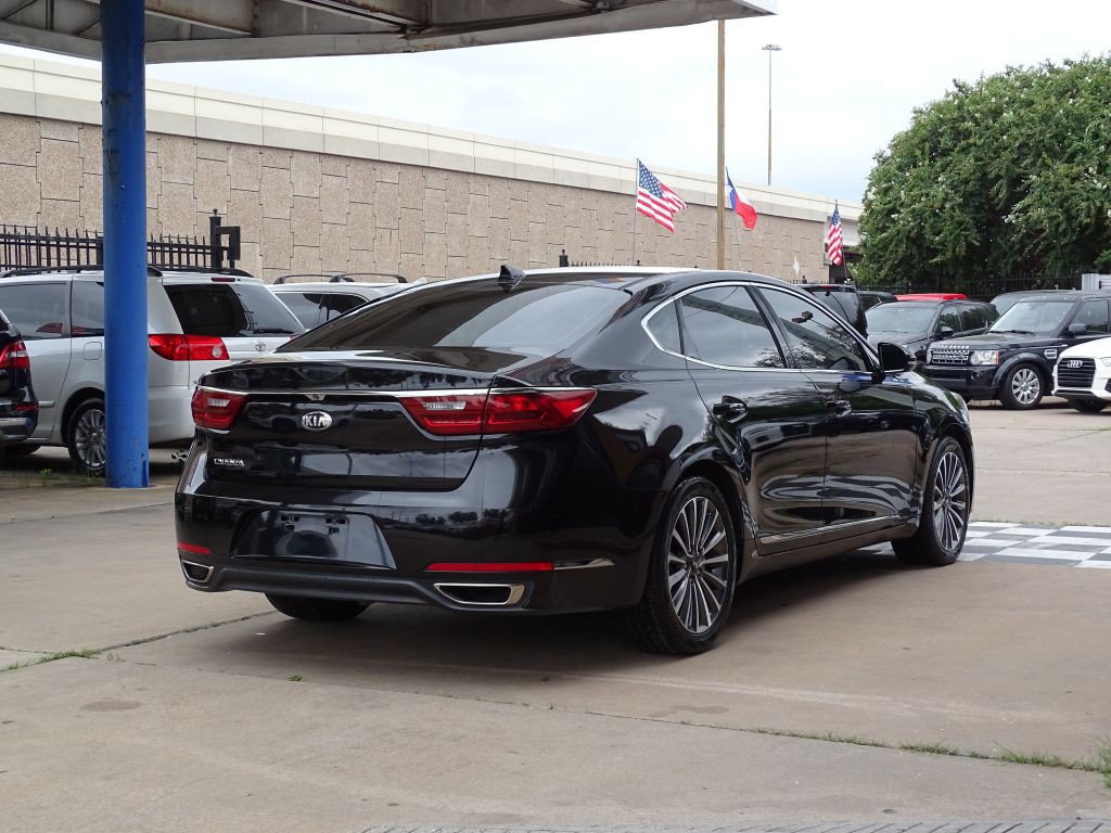 2017 Kia Cadenza Image 4