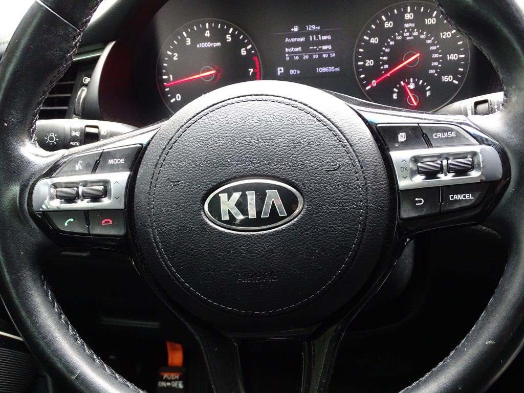 2017 Kia Cadenza Image 16
