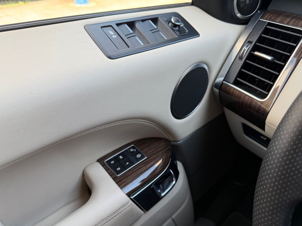 2014 Land Rover Range Rover Sport Image 17