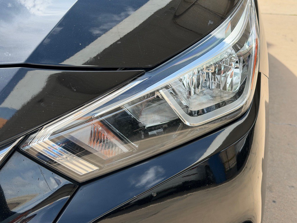 2021 Nissan Versa Image 7