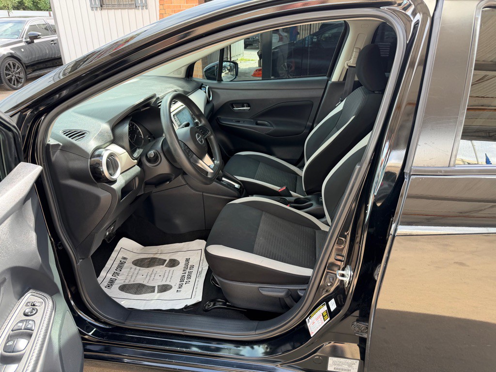 2021 Nissan Versa Image 8