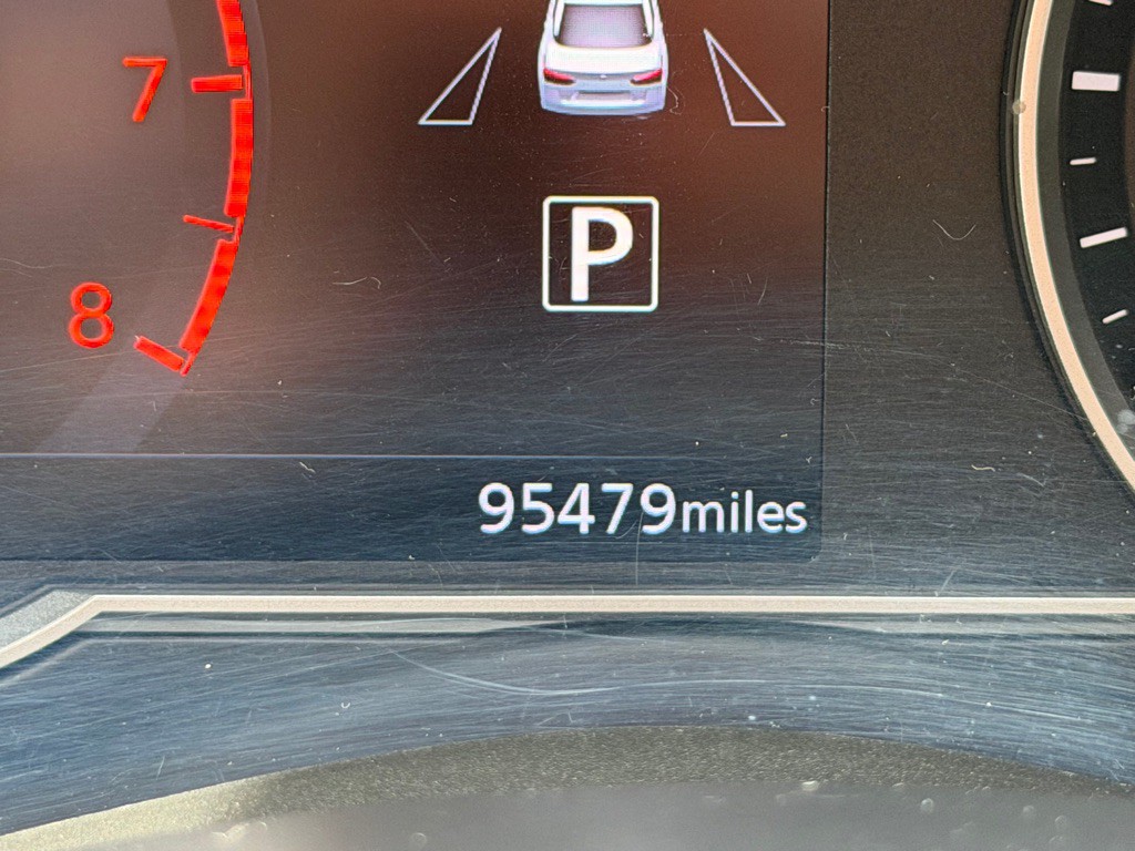 2021 Nissan Versa Image 11