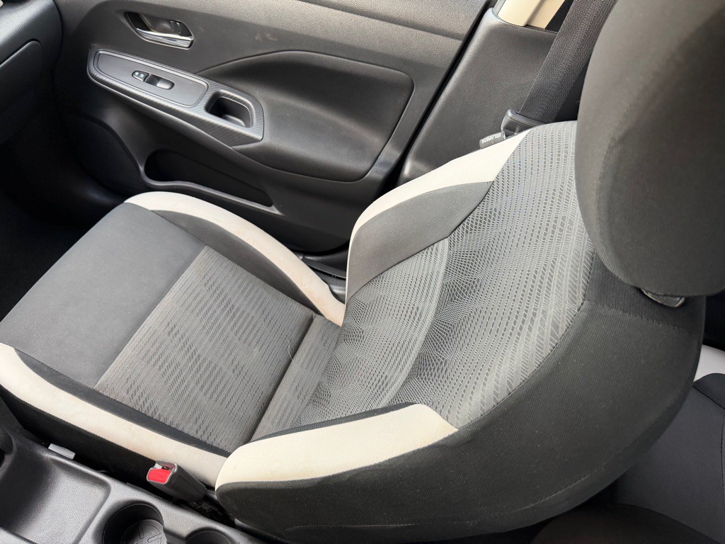 2021 Nissan Versa Image 17