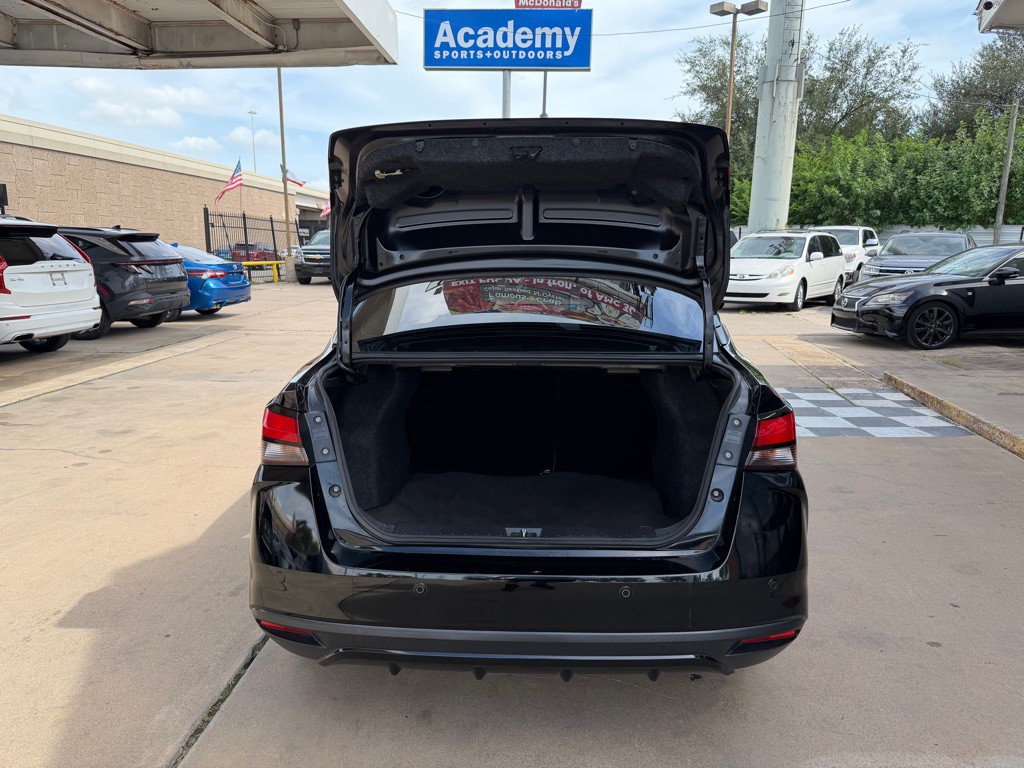 2021 Nissan Versa Image 19