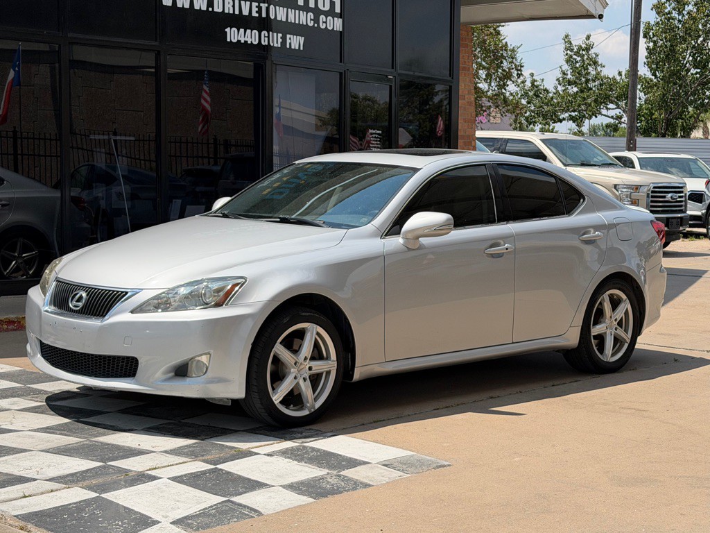 2010 Lexus IS Image 2