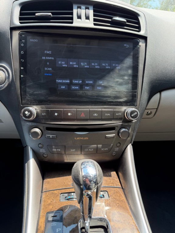 2010 Lexus IS Image 12