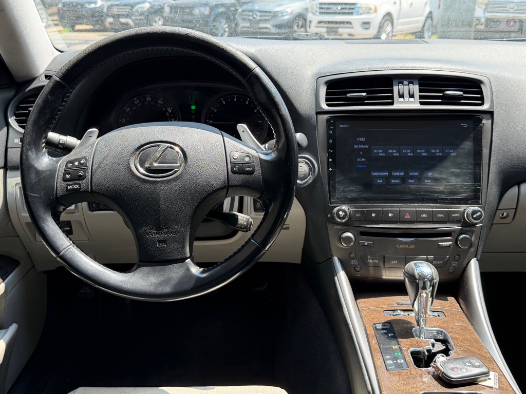 2010 Lexus IS Image 14