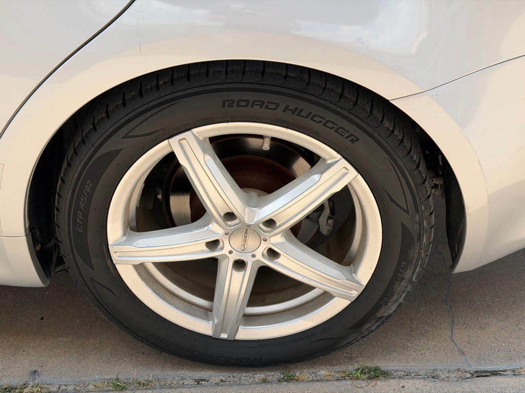 2010 Lexus IS Image 19
