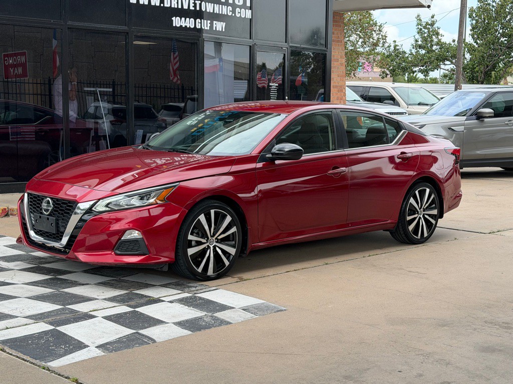 2022 Nissan Altima Image 2