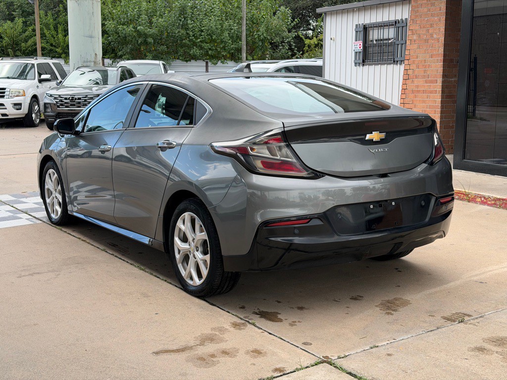 2017 Chevrolet Volt Image 3