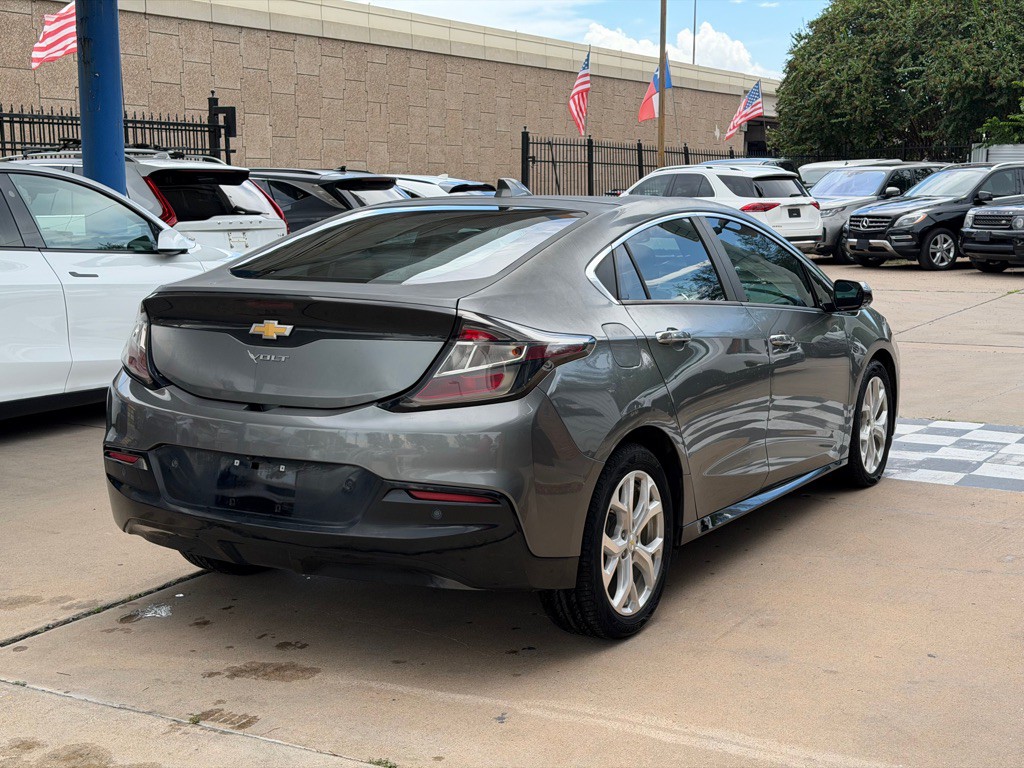 2017 Chevrolet Volt Image 5
