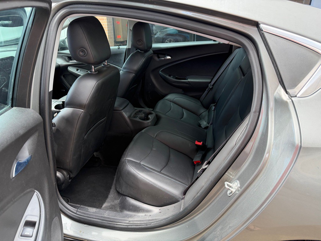 2017 Chevrolet Volt Image 8