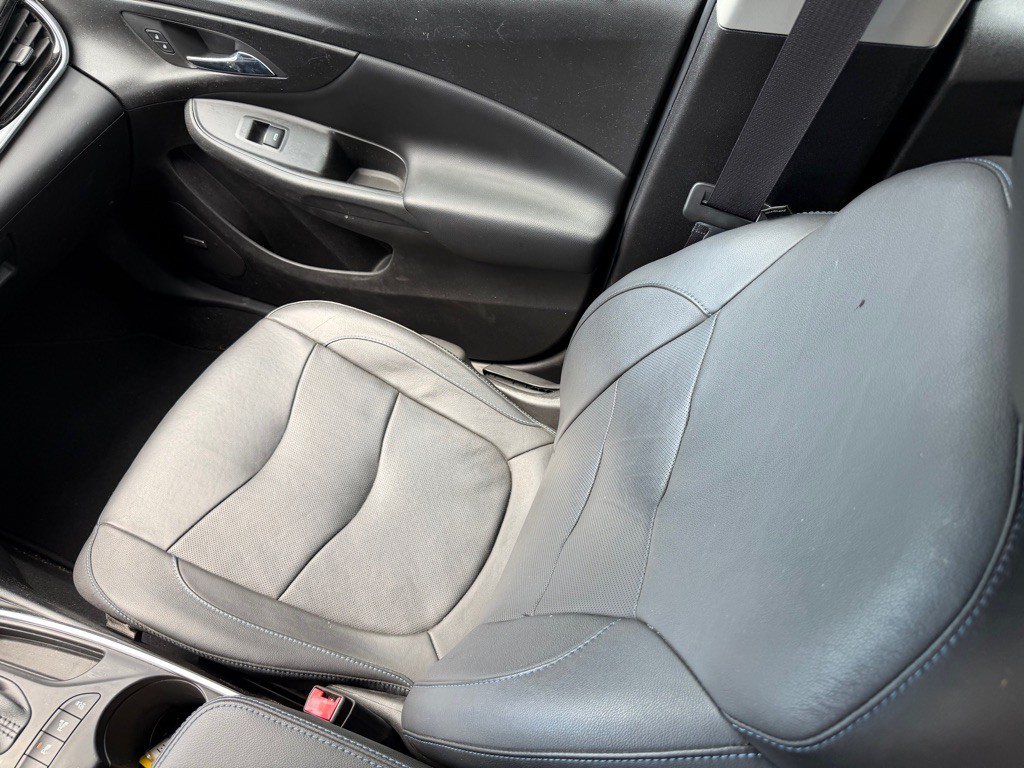 2017 Chevrolet Volt Image 15