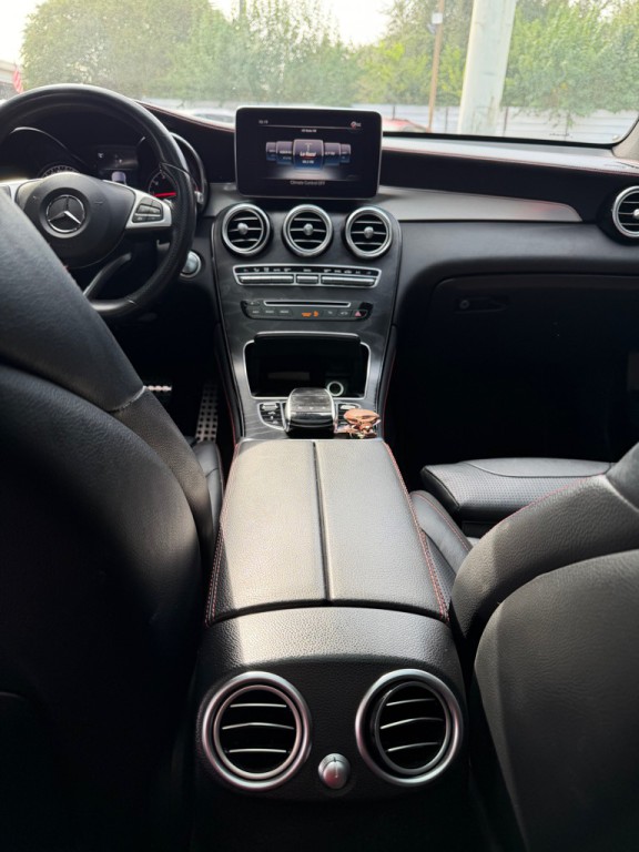 2018 Mercedes-Benz GLC-Class Image 12