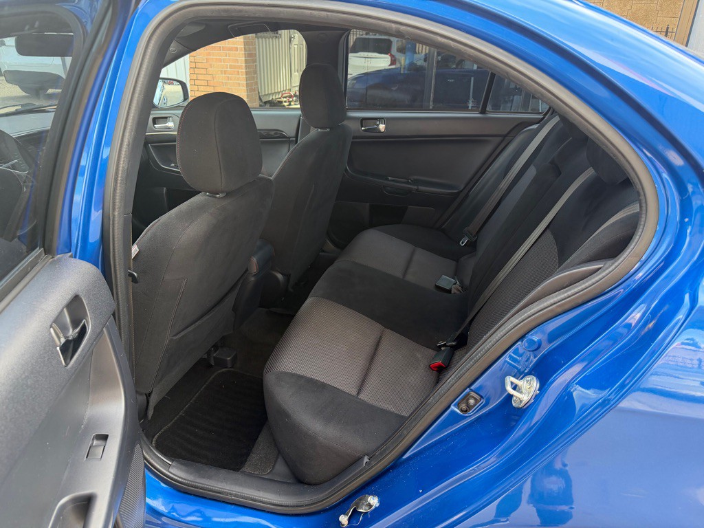 2017 Mitsubishi Lancer Image 8