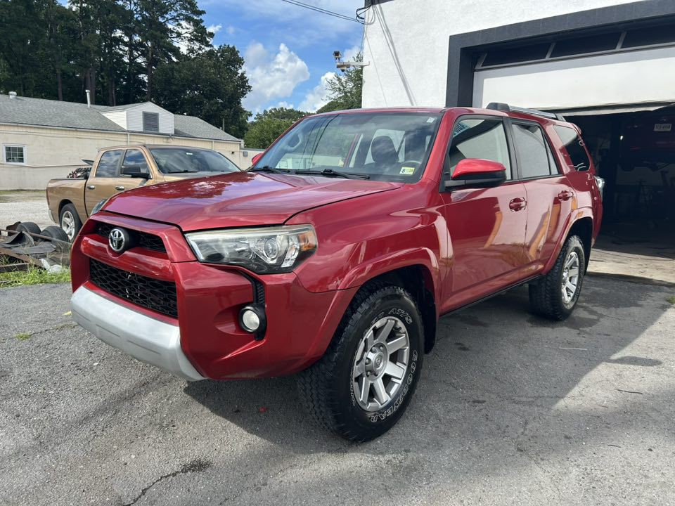 2014 Toyota 4Runner Image 2